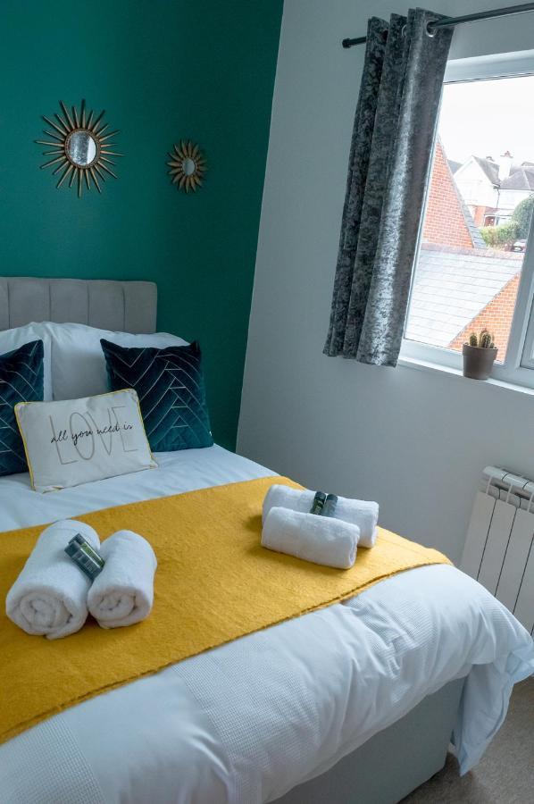 Апартаменти Bed& Boujee With Sea Views Торкі Екстер'єр фото